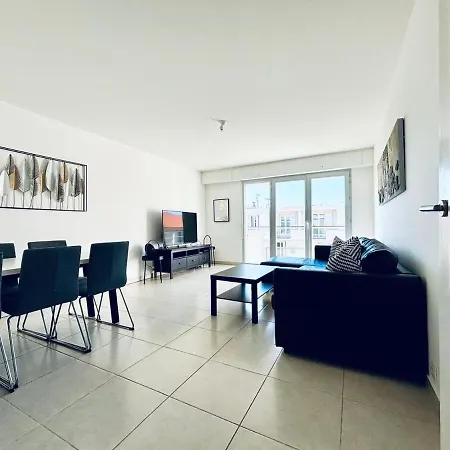 2 Bed In Walk To & Old Town! Appartement *