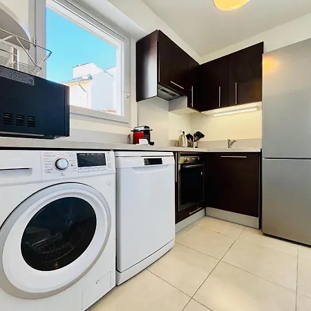 아파트 2 Bed In Walk To & Old Town! *