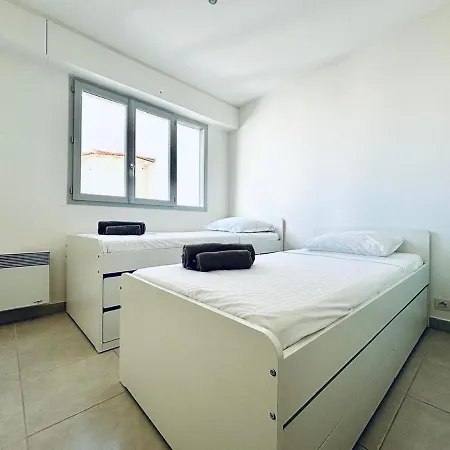 2 Bed In Walk To & Old Town! * 앙티브