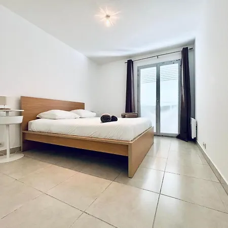2 Bed In Walk To & Old Town! * 앙티브