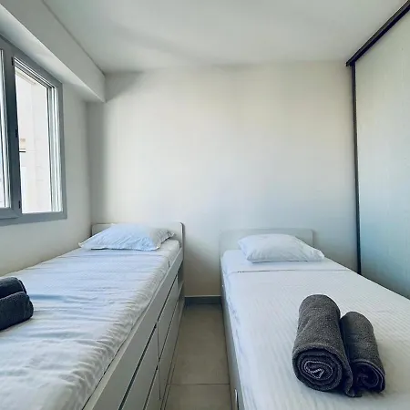 아파트 2 Bed In Walk To & Old Town! *